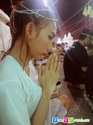 ปีใหม่นี้ขอให้ทุกคนพบรักแท้นะค่ะ มีจิตใจที่สงบ ย่อมไม่เป็นทุก