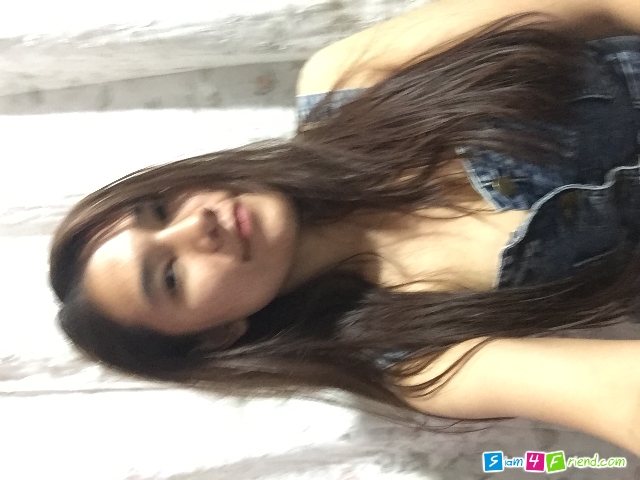 วันนี้ มาหาเพื่อนคุยยยคะ. เหงานั่งฟังเพลงวนไปเรื่อยๆคะ